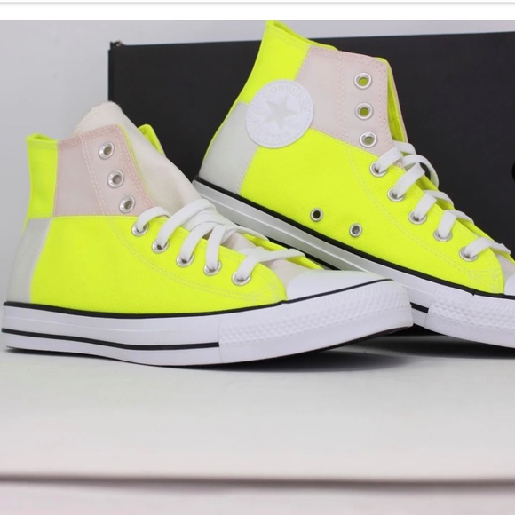 NWT Converse CTAS UV Color Change Hi Top - Picture 1 of 9